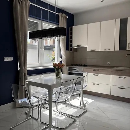 Apartman Dorothy 2 *